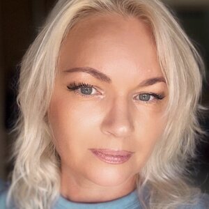 Елена Олейник