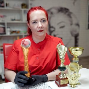 Елена Сыроватская