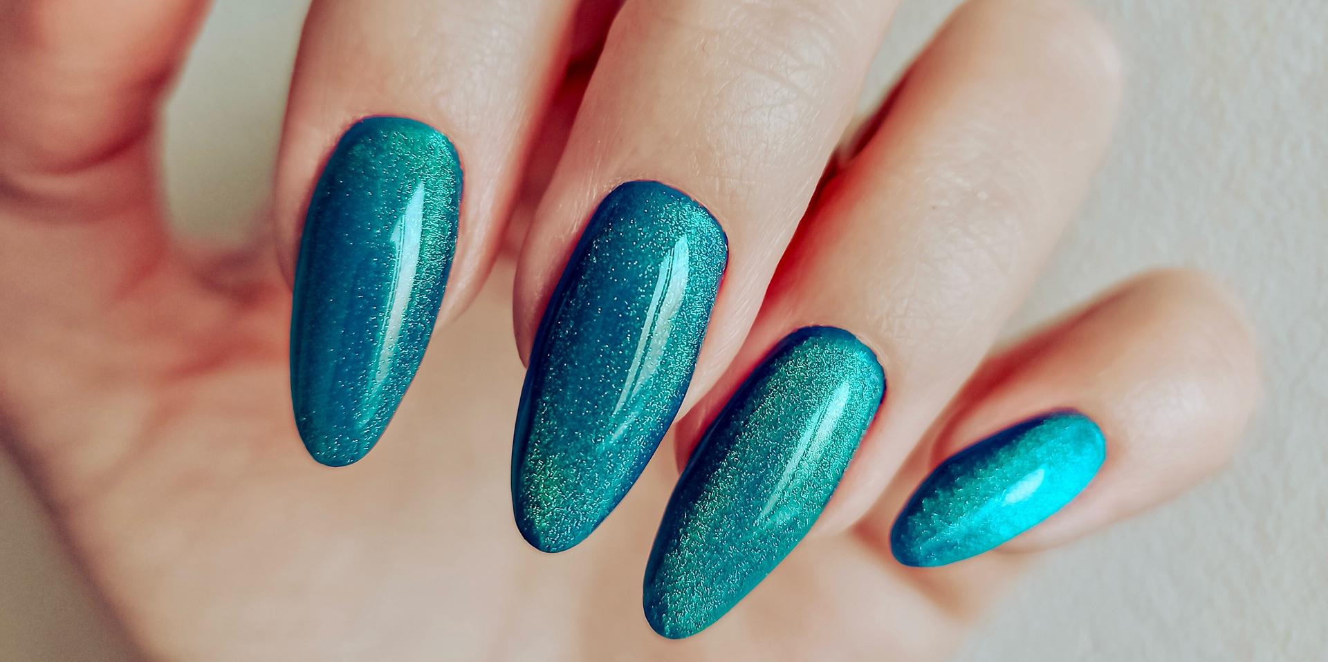 Оля Тихонова