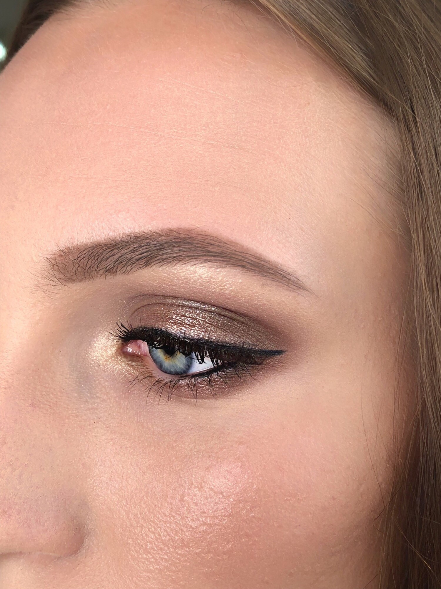 Анастасия Козинец - Брови, Макияж